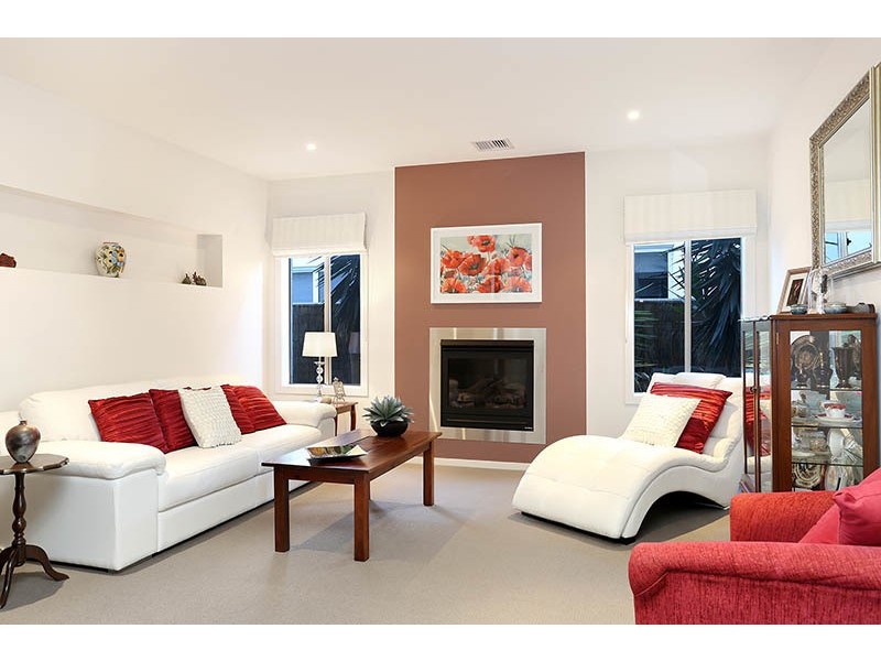 39 Vaucluse Boulevard, Sanctuary Lakes VIC 3030