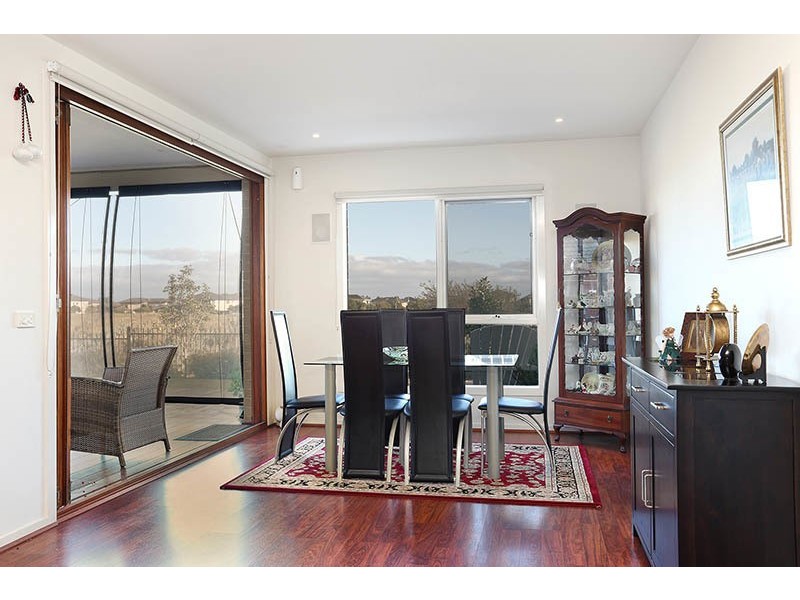 39 Vaucluse Boulevard, Sanctuary Lakes VIC 3030