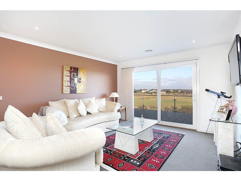 39 Vaucluse Boulevard, Sanctuary Lakes VIC 3030