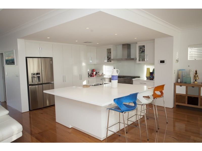 21 Endeavour Circle, Wannanup WA 6210