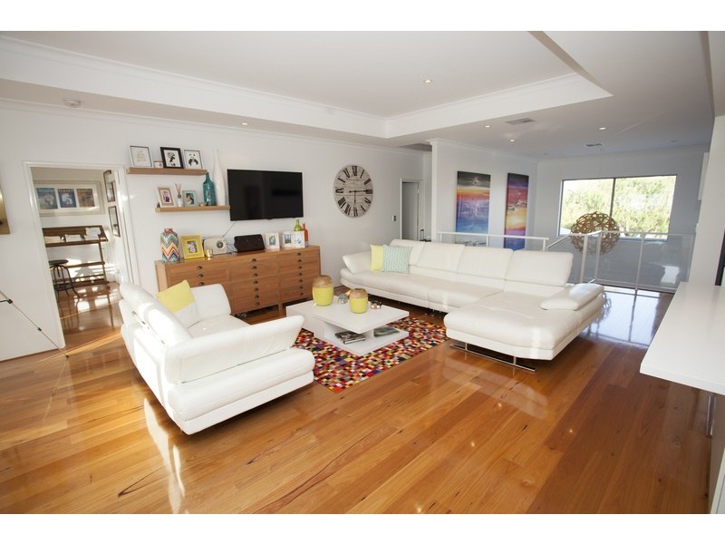 21 Endeavour Circle, Wannanup WA 6210