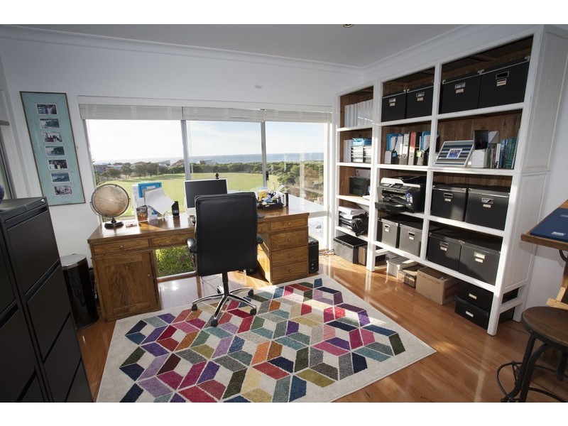 21 Endeavour Circle, Wannanup WA 6210