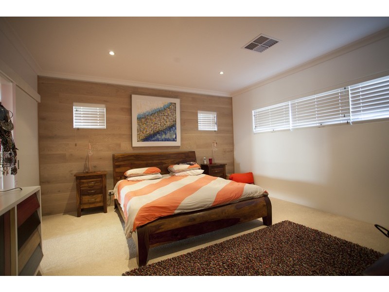 21 Endeavour Circle, Wannanup WA 6210