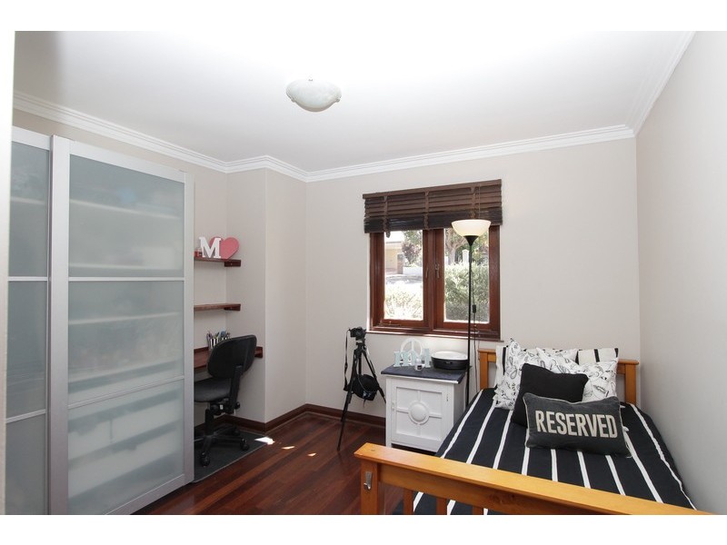 250 Ravenscar St, Doubleview WA 6018