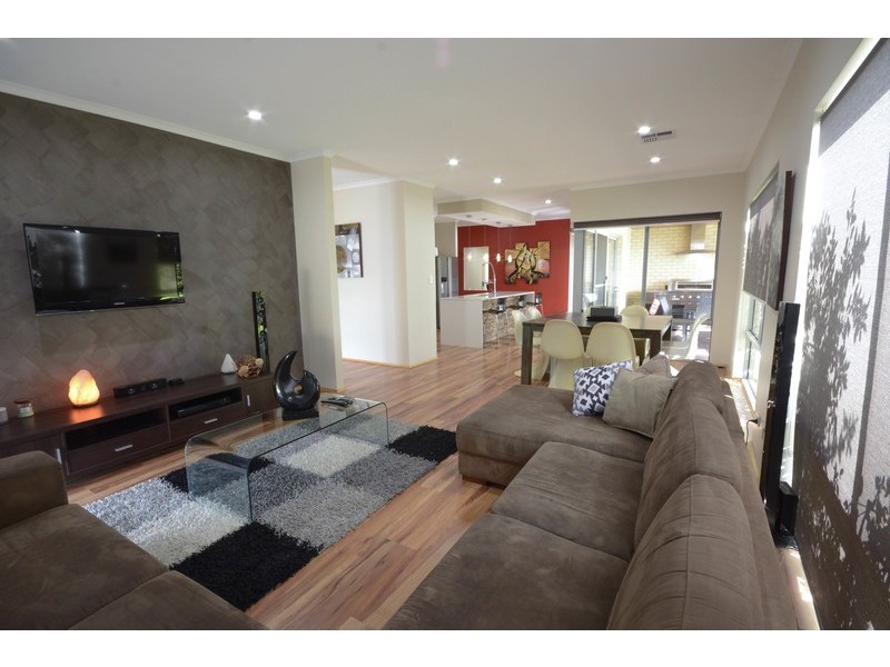 208 Castlewood Parkway, Southern River WA 6110