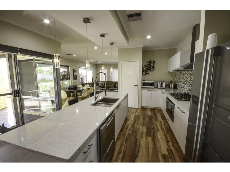 208 Castlewood Parkway, Southern River WA 6110