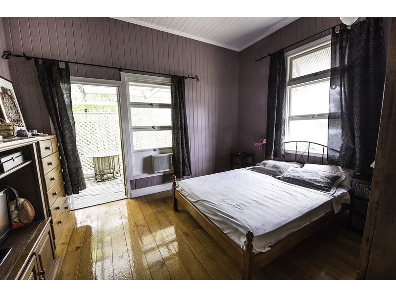 6 Hayne St, Woodend QLD 4305