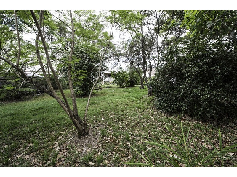 6 Hayne St, Woodend QLD 4305