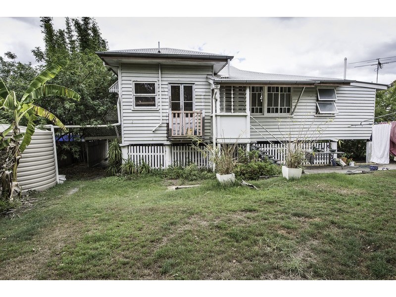 6 Hayne St, Woodend QLD 4305