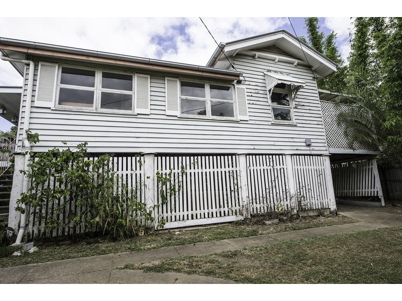 6 Hayne St, Woodend QLD 4305