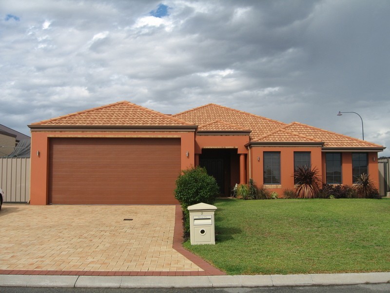 2 Berlin Drive, Hocking WA 6065