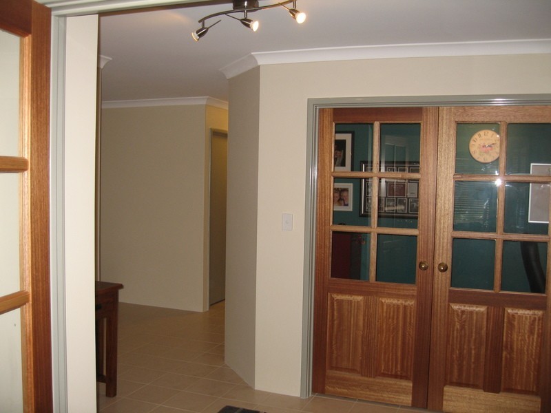 2 Berlin Drive, Hocking WA 6065