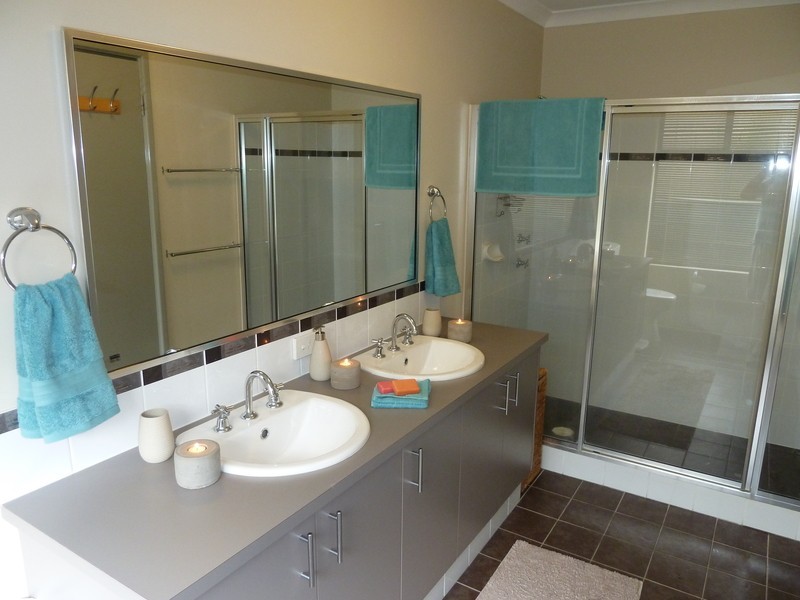 2 Berlin Drive, Hocking WA 6065