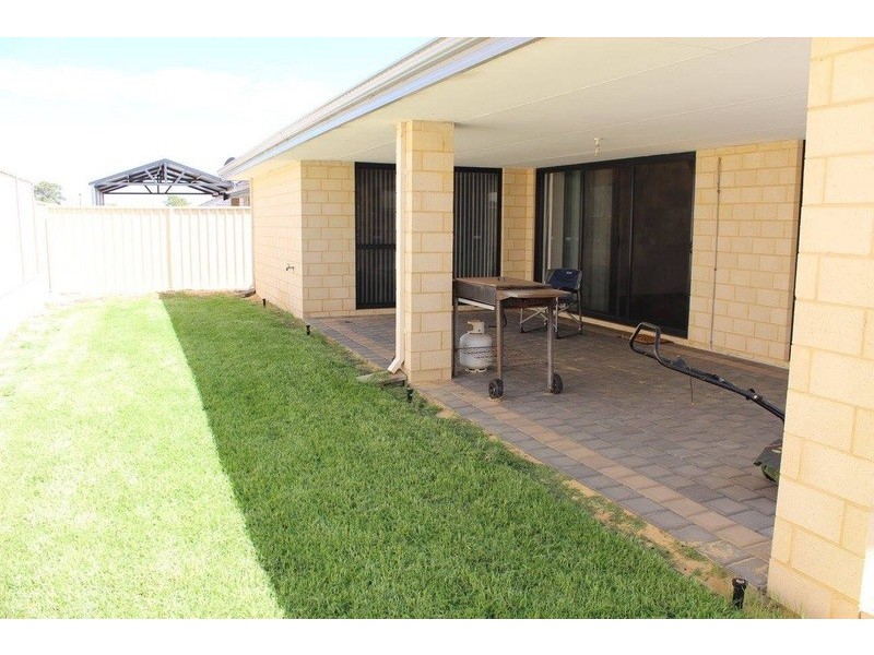 60 Badgerup  Avenue, Lakelands WA 6180