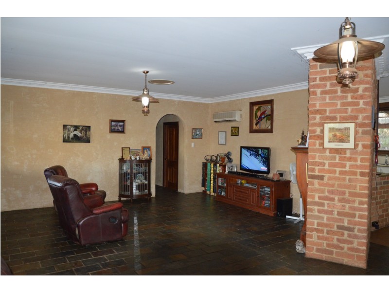 124 Mistletoe View, Crossman WA 6390