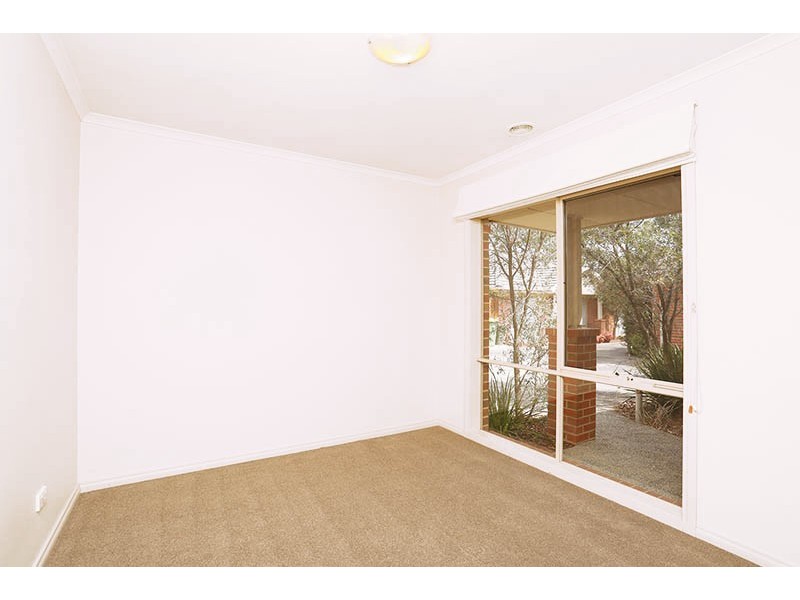 4/10 Lawson Parade, Heidelberg Heights VIC 3081