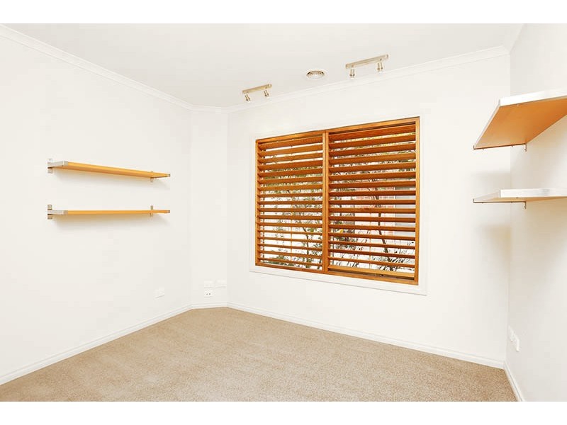 4/10 Lawson Parade, Heidelberg Heights VIC 3081