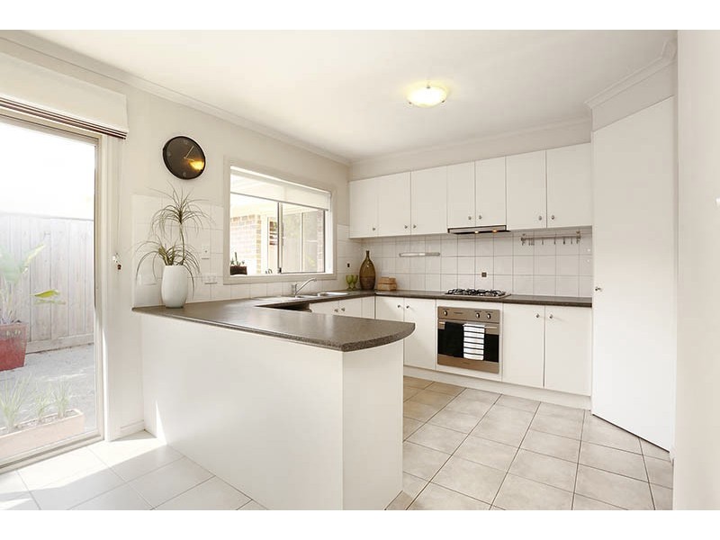 4/10 Lawson Parade, Heidelberg Heights VIC 3081