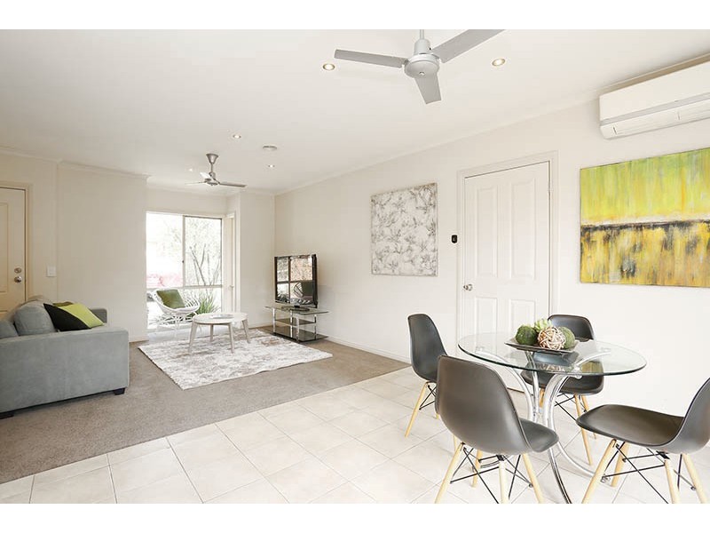 4/10 Lawson Parade, Heidelberg Heights VIC 3081