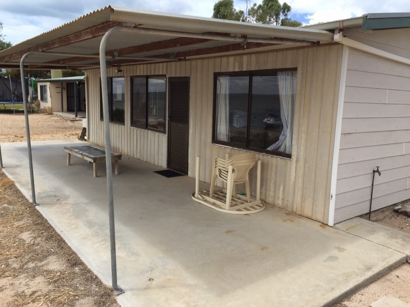 124 Black Point Drive, Black Point SA 5571