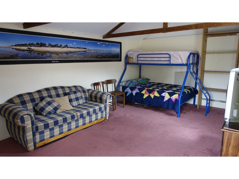 124 Black Point Drive, Black Point SA 5571