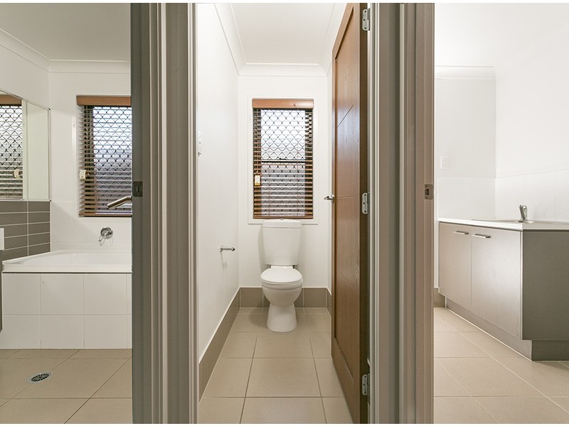 6 Tenzing Place, Springfield Lakes QLD 4300