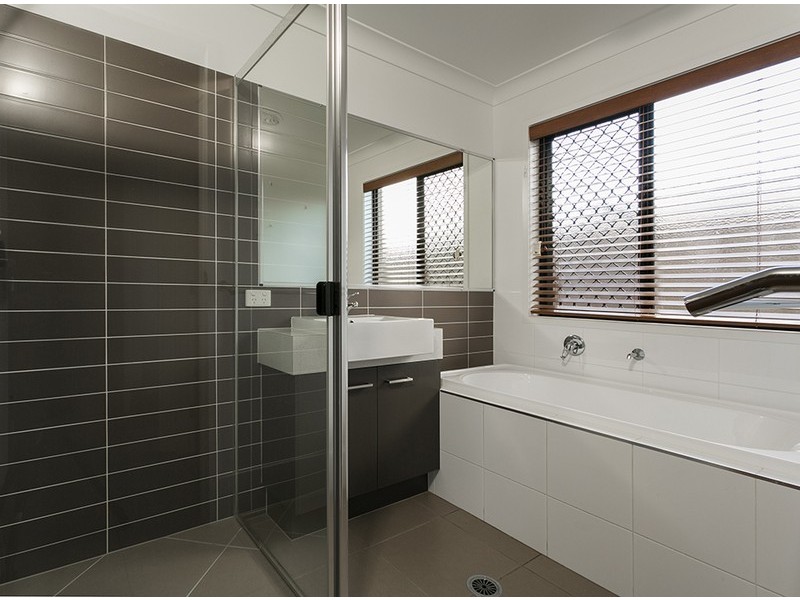 6 Tenzing Place, Springfield Lakes QLD 4300