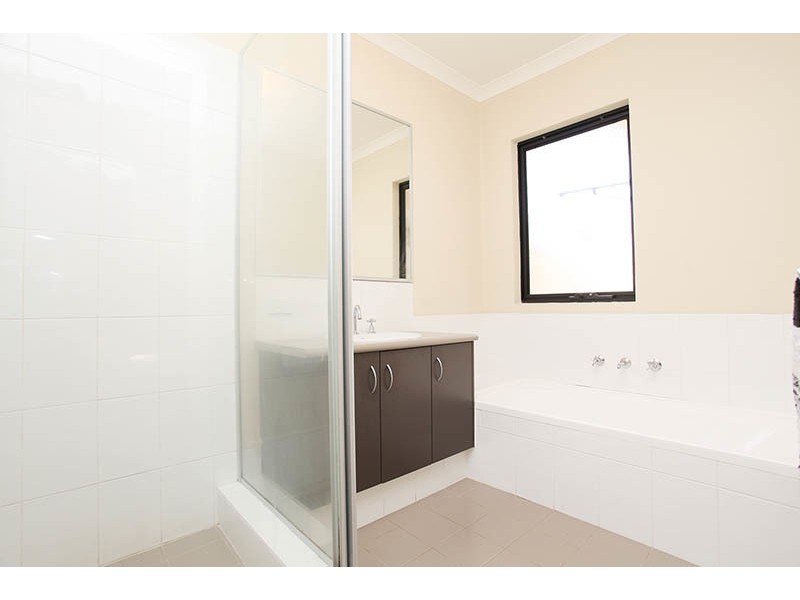 1/14a Norman Street, St James WA 6102