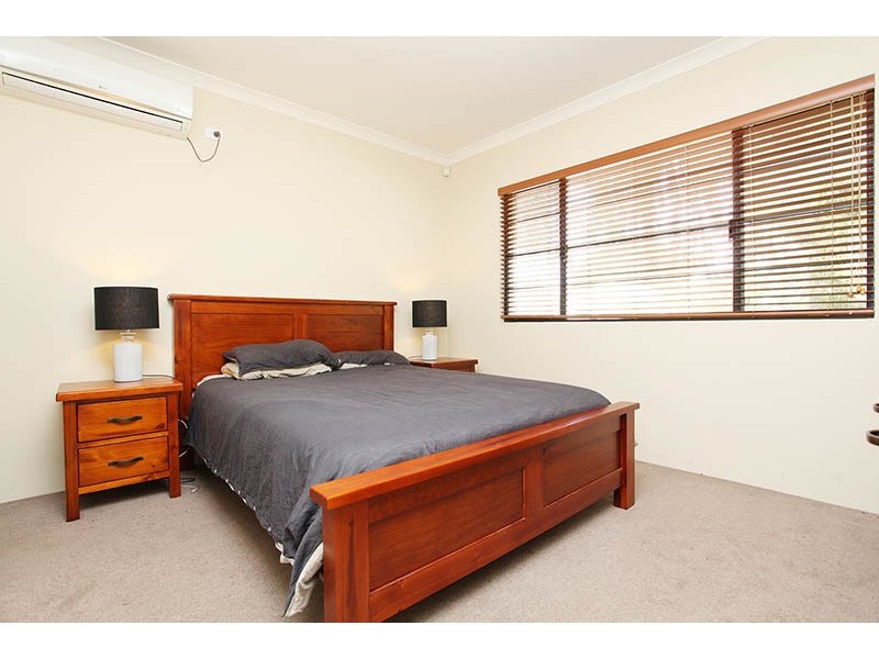 1/14a Norman Street, St James WA 6102