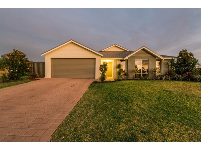 8 Pyke Gardens, Boddington WA 6390