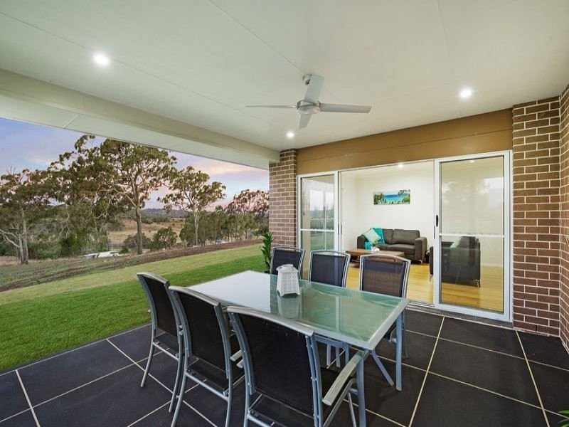 27 Colonial Drive, Gowrie Junction QLD 4352