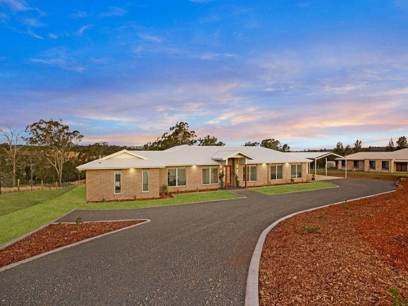 27 Colonial Drive, Gowrie Junction QLD 4352