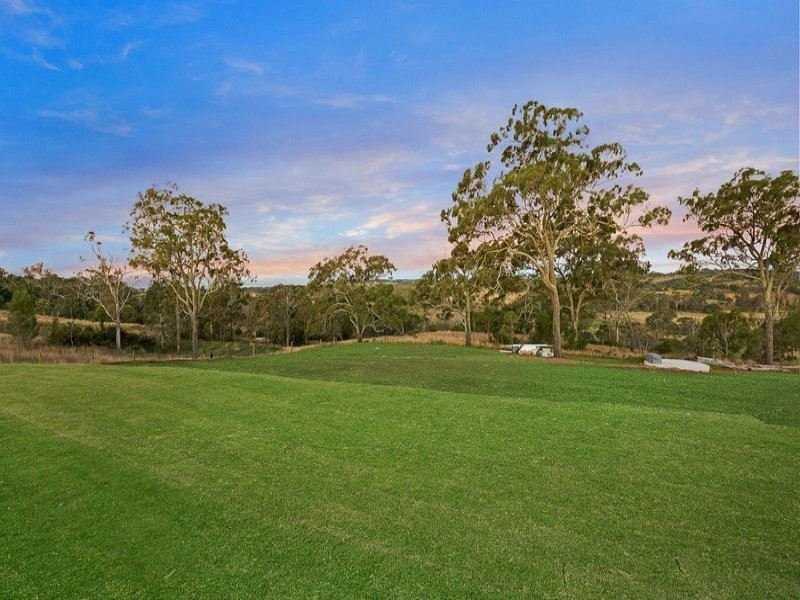 27 Colonial Drive, Gowrie Junction QLD 4352