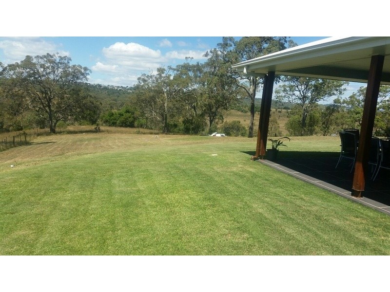 27 Colonial Drive, Gowrie Junction QLD 4352