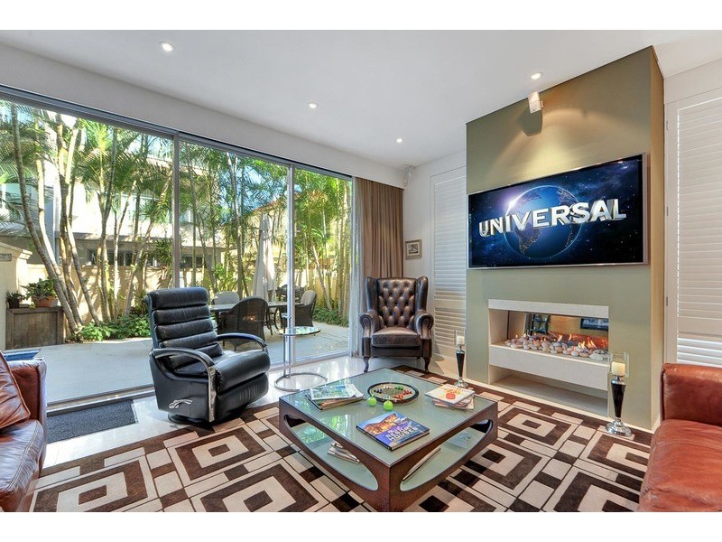 Main Beach QLD 4217