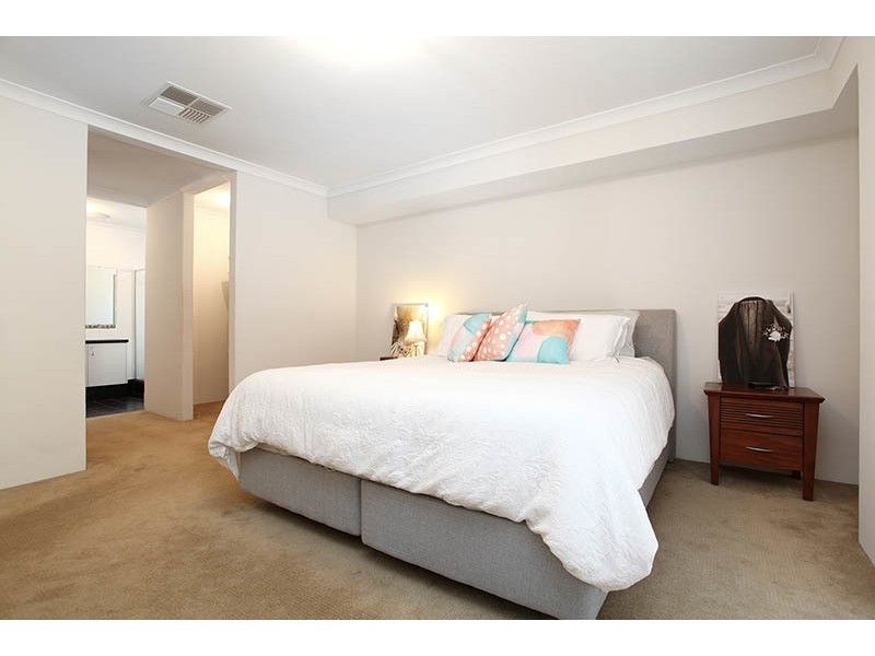 3 Varia Way, Halls Head WA 6210