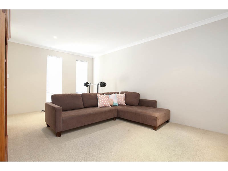 3 Varia Way, Halls Head WA 6210