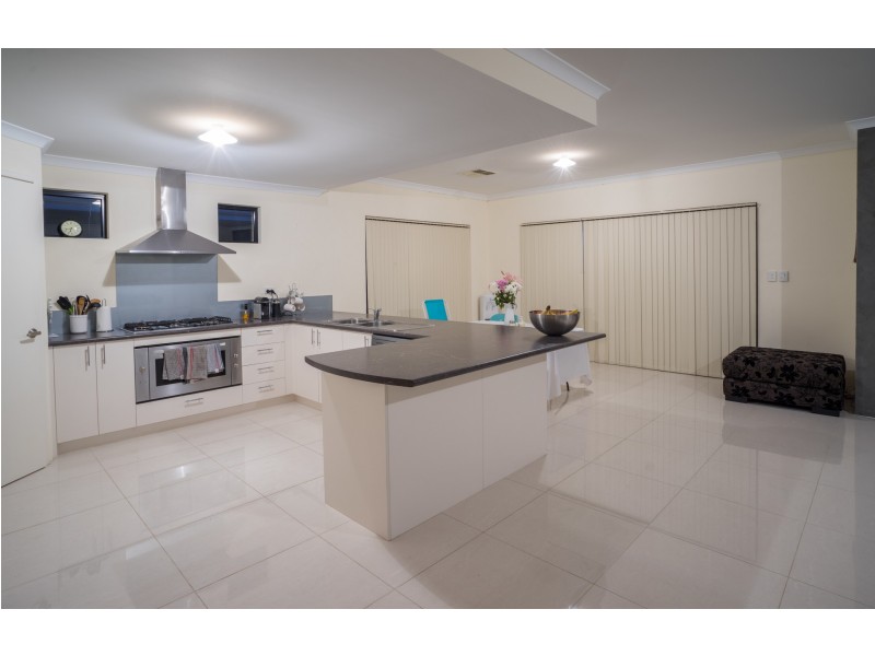 5 Vancouver Parade, Wanneroo WA 6065