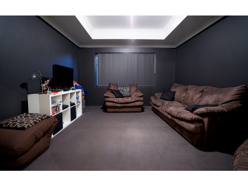 5 Vancouver Parade, Wanneroo WA 6065