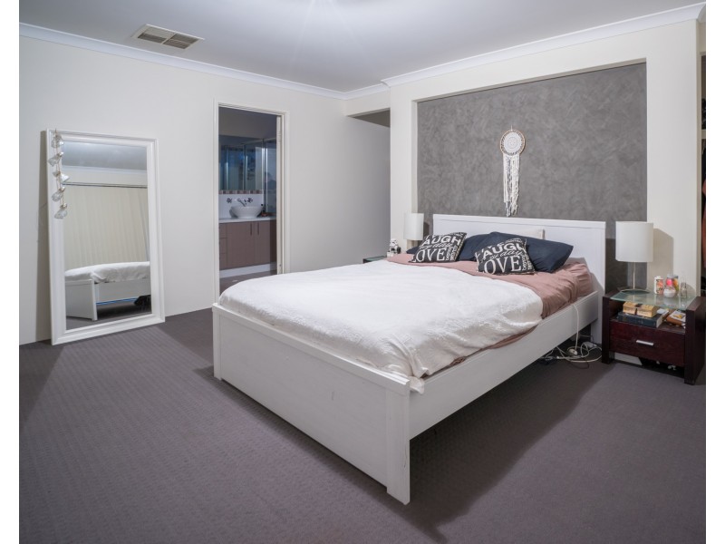 5 Vancouver Parade, Wanneroo WA 6065