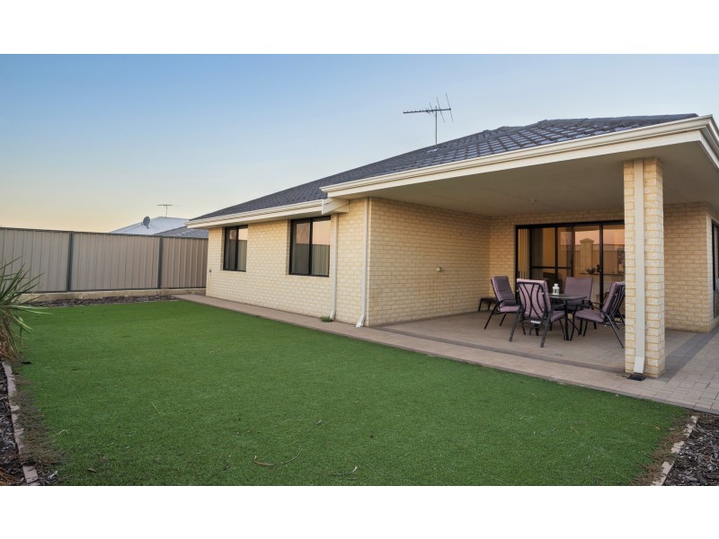 5 Vancouver Parade, Wanneroo WA 6065