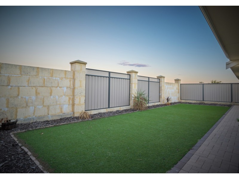 5 Vancouver Parade, Wanneroo WA 6065