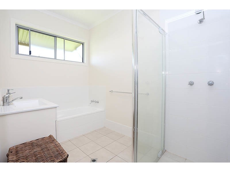 4 Pinbarren Court, Cooroy QLD 4563