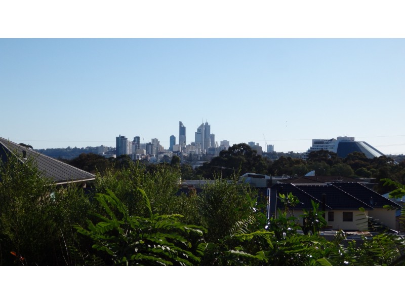 16 A Cookham Rd, Lathlain WA 6100