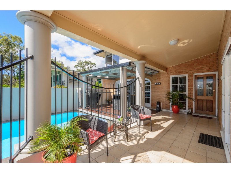 19 Hill Crescent, West Gladstone QLD 4680