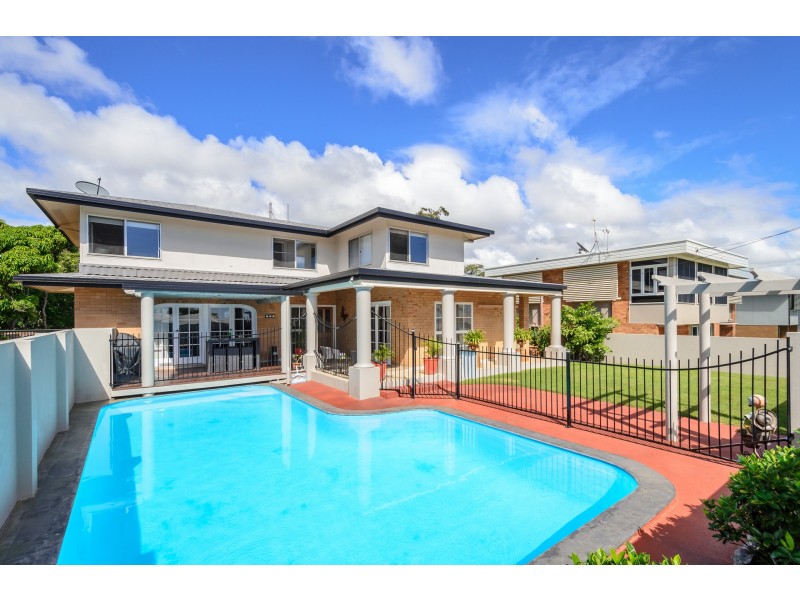 19 Hill Crescent, West Gladstone QLD 4680