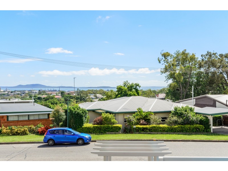 19 Hill Crescent, West Gladstone QLD 4680