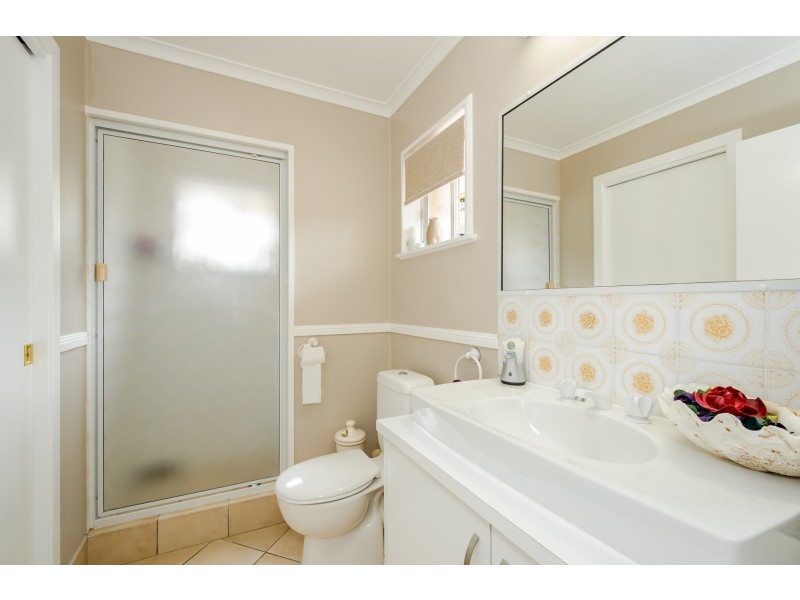 19 Hill Crescent, West Gladstone QLD 4680