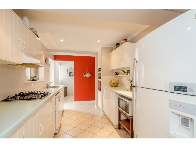 19 Hill Crescent, West Gladstone QLD 4680