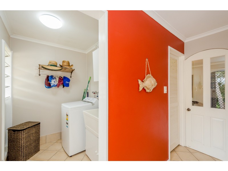 19 Hill Crescent, West Gladstone QLD 4680